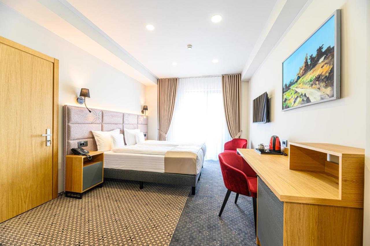 Hotel Dukat Gura Humorului Eksteriør billede