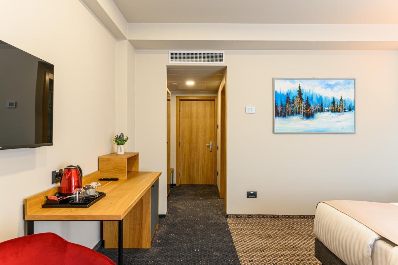 Hotel Dukat Gura Humorului Eksteriør billede