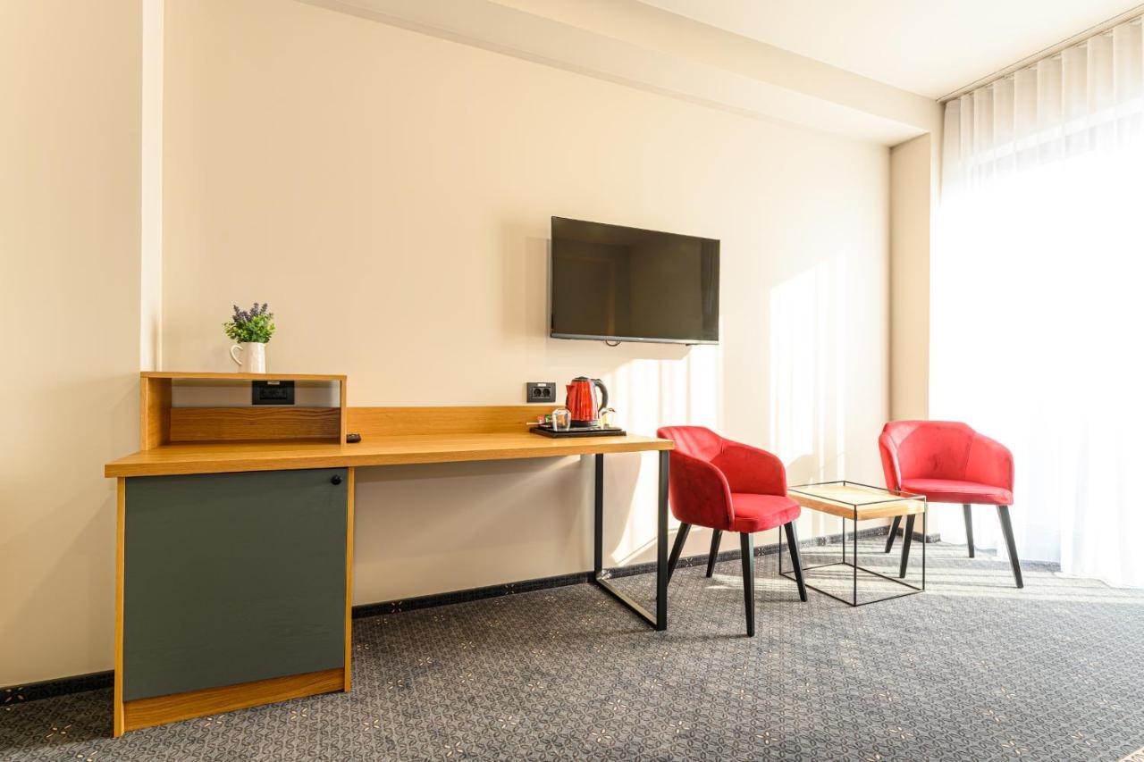 Hotel Dukat Gura Humorului Eksteriør billede