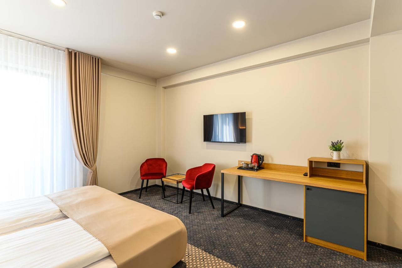 Hotel Dukat Gura Humorului Eksteriør billede