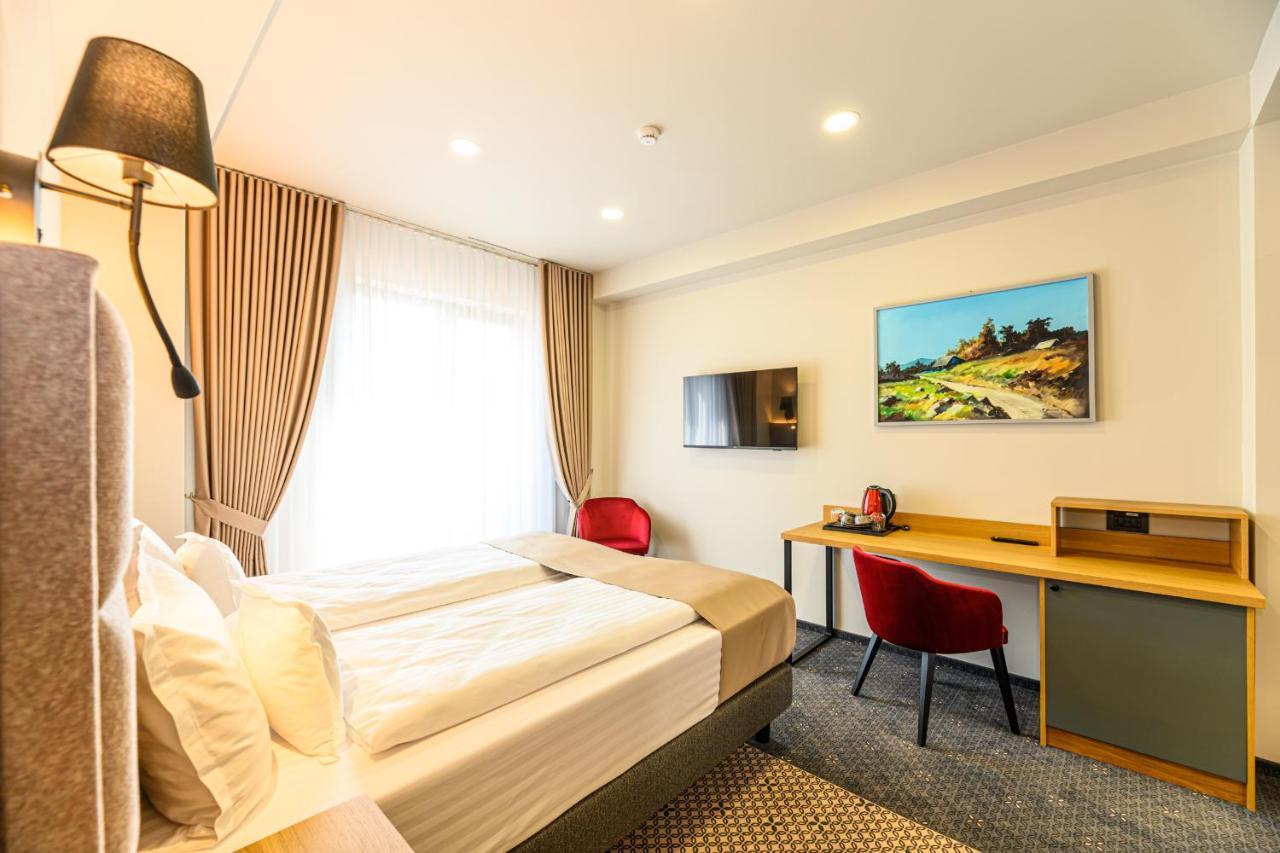 Hotel Dukat Gura Humorului Eksteriør billede