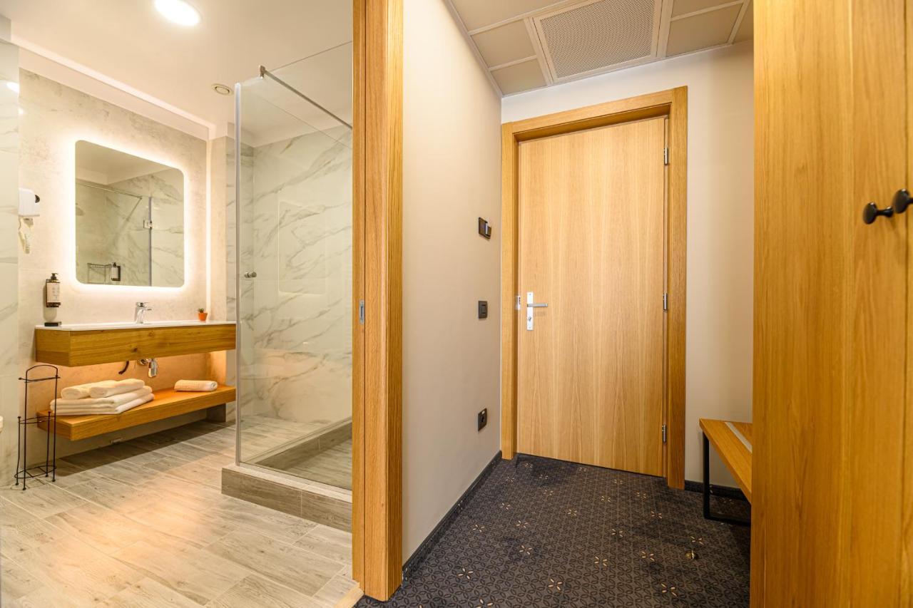 Hotel Dukat Gura Humorului Eksteriør billede