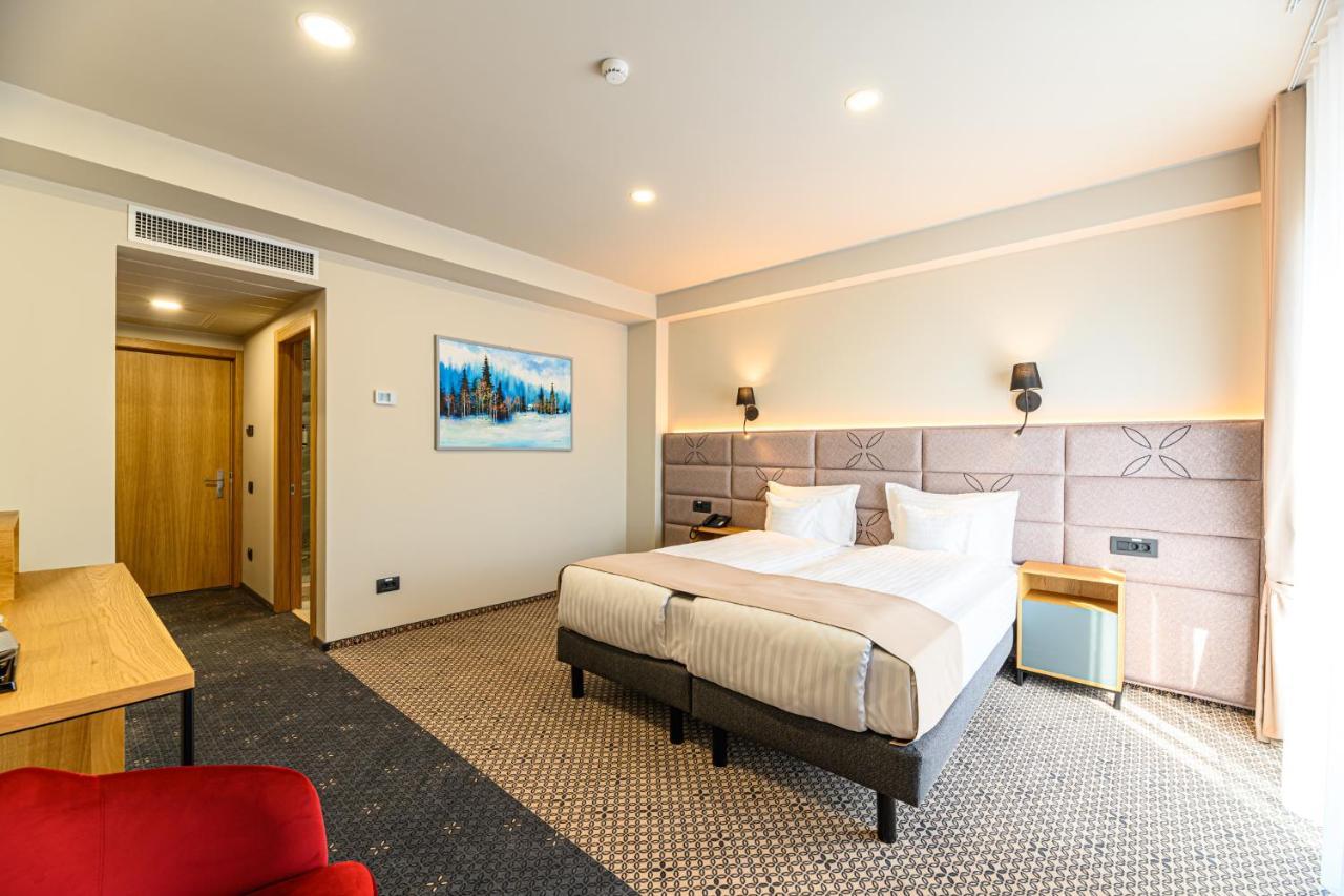 Hotel Dukat Gura Humorului Eksteriør billede