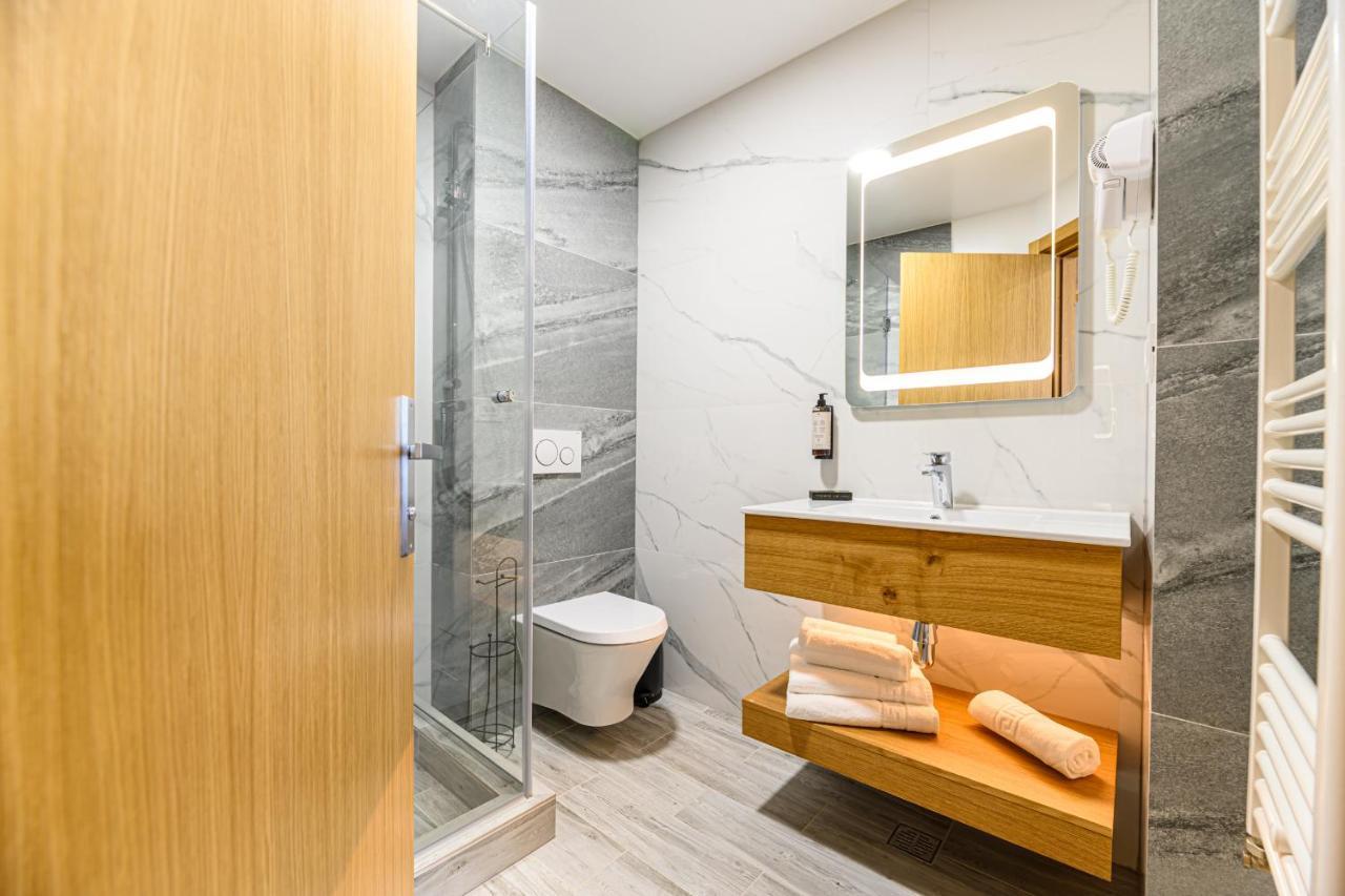 Hotel Dukat Gura Humorului Eksteriør billede