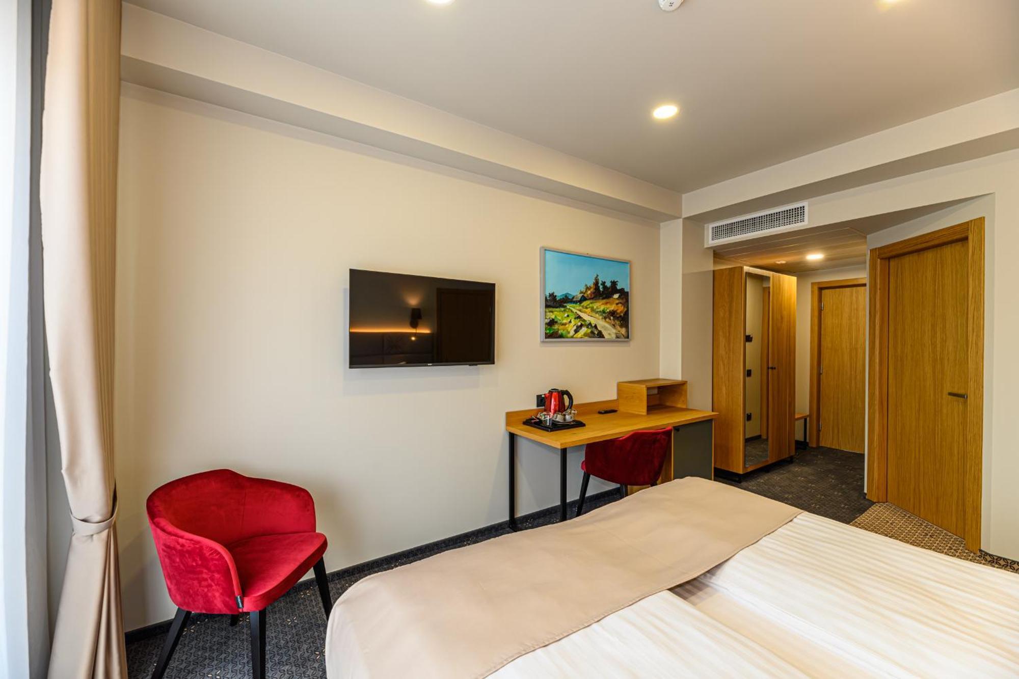 Hotel Dukat Gura Humorului Eksteriør billede
